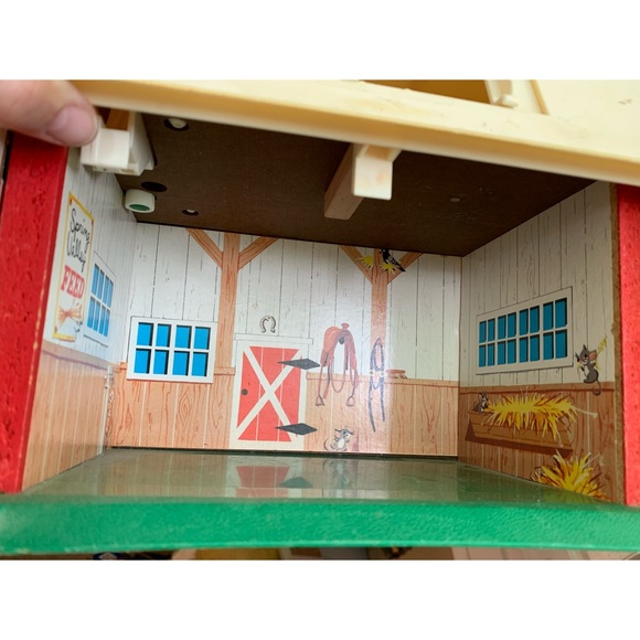 Vintage Fisher Price farm barn - Picture 3 of 10